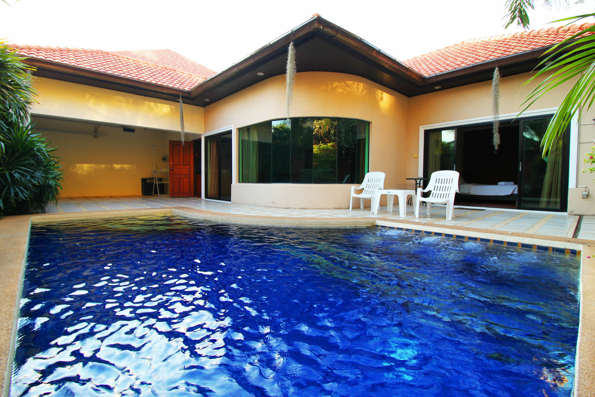 Cosy Beach Pool Villas By Pattaya Sunny Rentals Exteriör bild