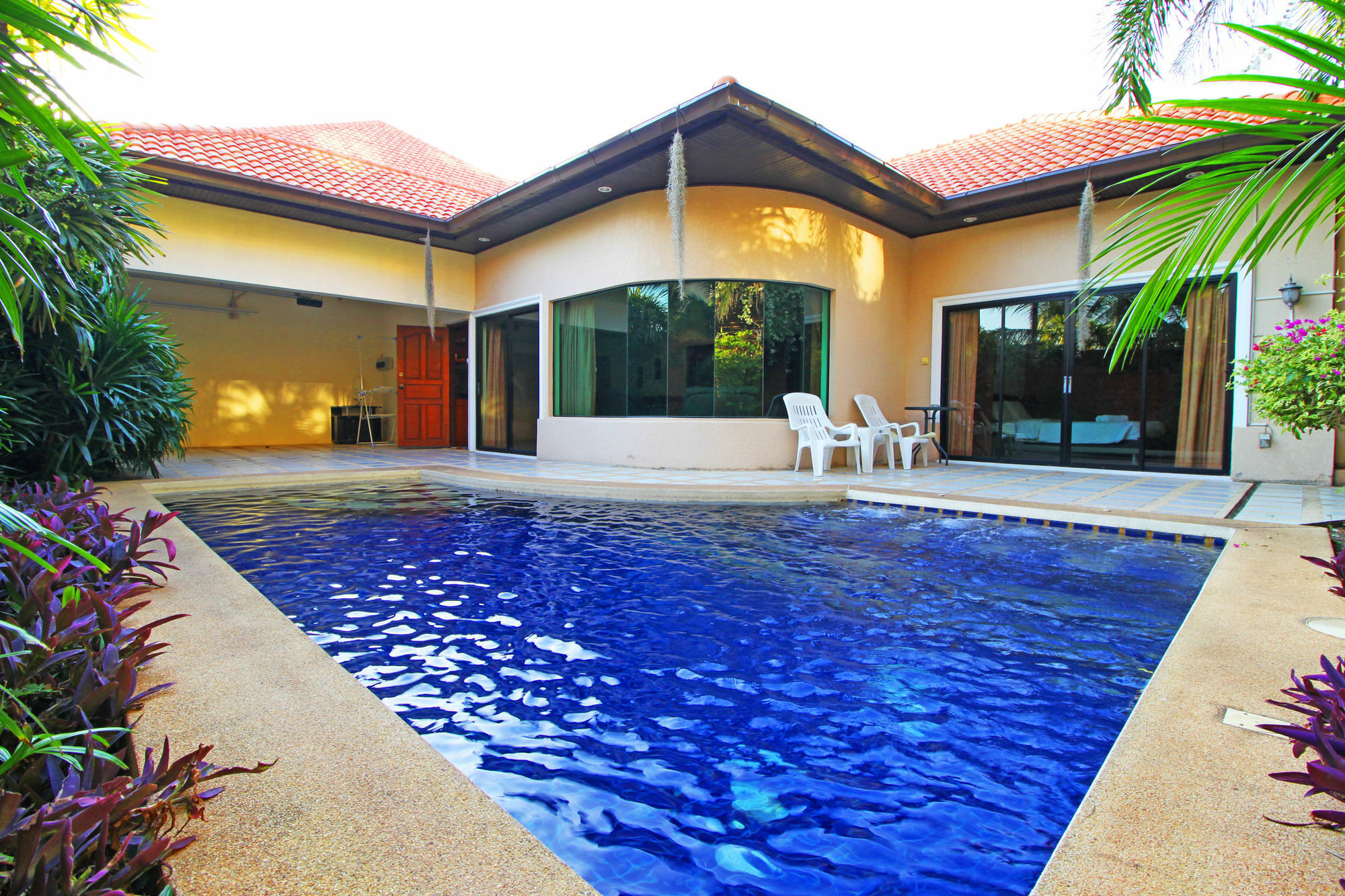 Cosy Beach Pool Villas By Pattaya Sunny Rentals Exteriör bild