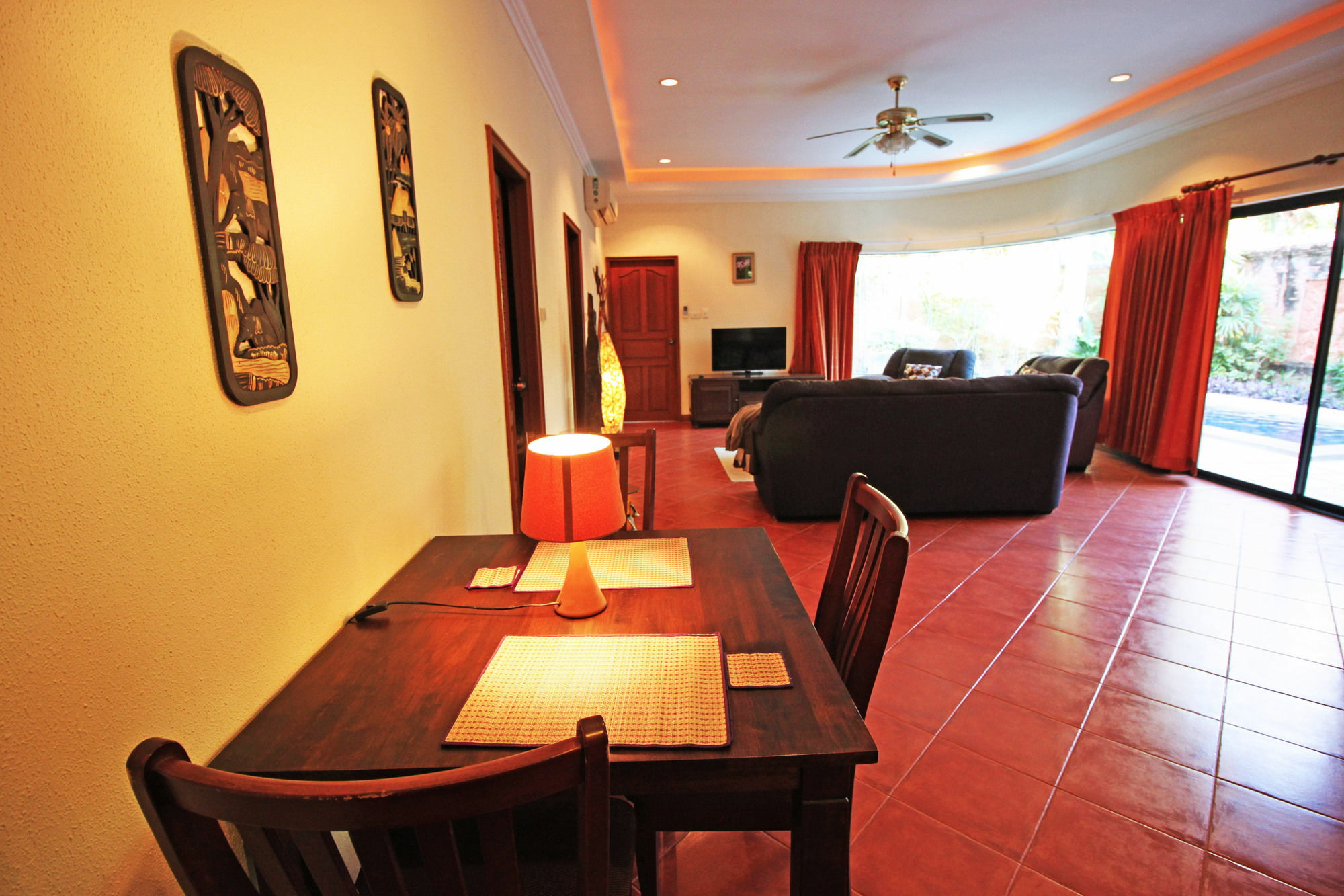 Cosy Beach Pool Villas By Pattaya Sunny Rentals Exteriör bild