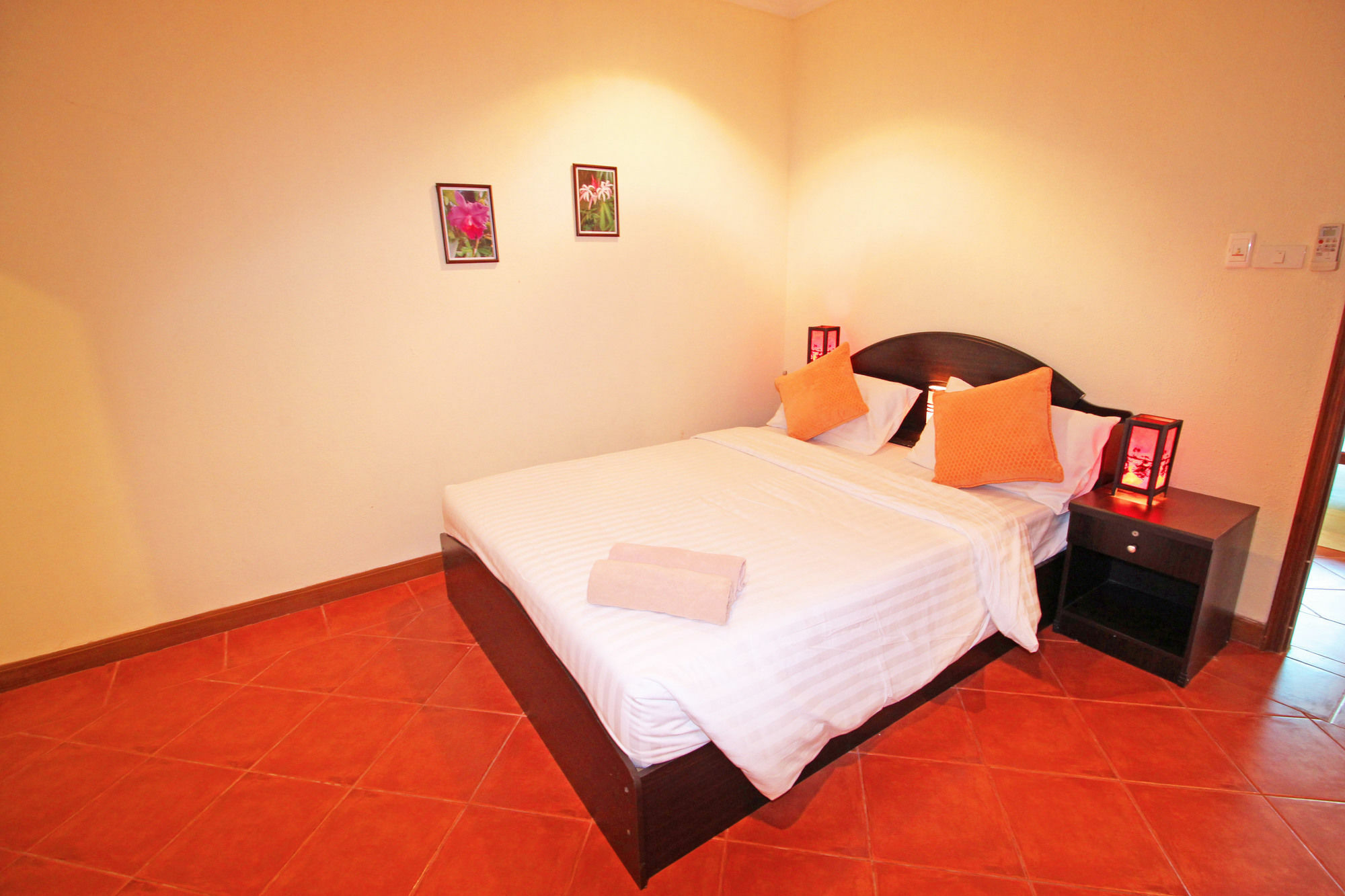 Cosy Beach Pool Villas By Pattaya Sunny Rentals Exteriör bild