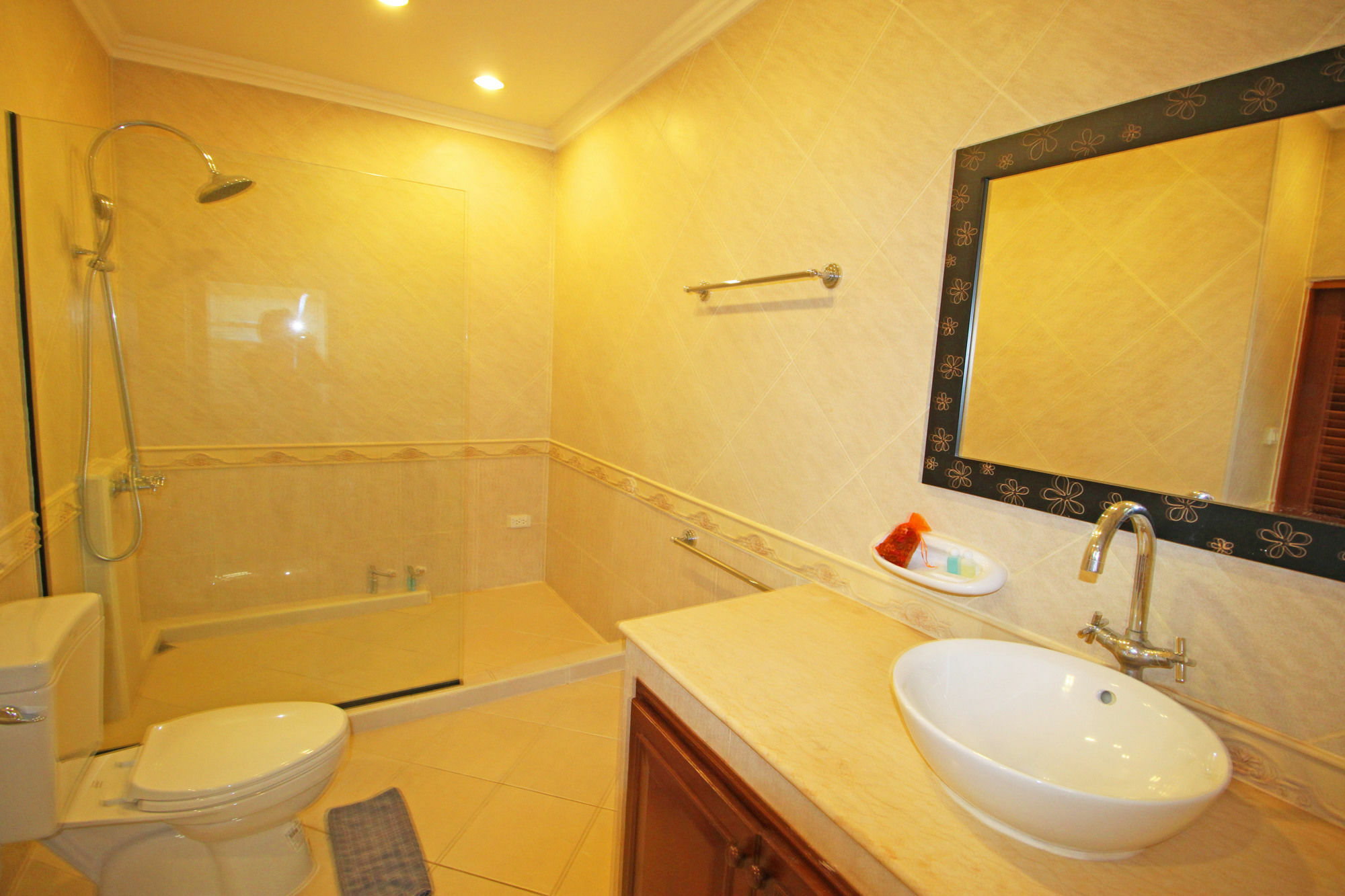 Cosy Beach Pool Villas By Pattaya Sunny Rentals Exteriör bild